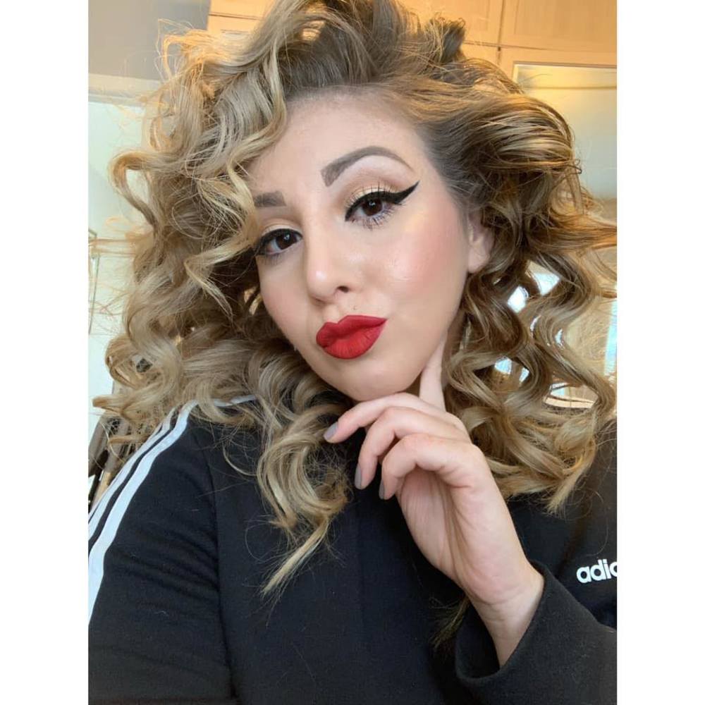 Meet your Posher, Lareina